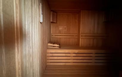 GÖLBAŞINDA SATILIK GENİŞ BAHÇELİ VİLLA