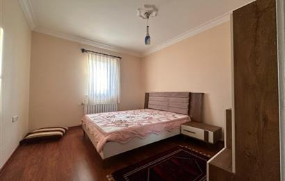 GÖLBAŞINDA SATILIK GENİŞ BAHÇELİ VİLLA