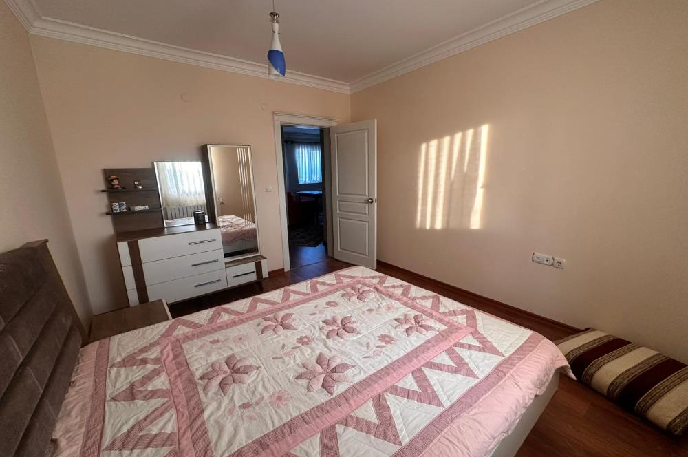 GÖLBAŞINDA SATILIK GENİŞ BAHÇELİ VİLLA