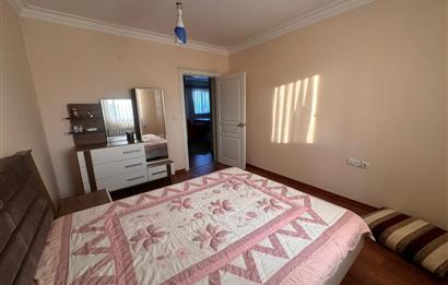 GÖLBAŞINDA SATILIK GENİŞ BAHÇELİ VİLLA