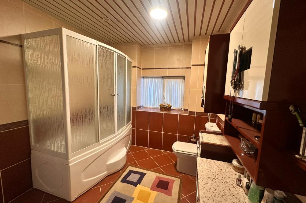 GÖLBAŞINDA SATILIK GENİŞ BAHÇELİ VİLLA