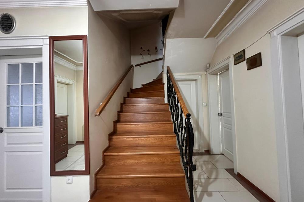 GÖLBAŞINDA SATILIK GENİŞ BAHÇELİ VİLLA