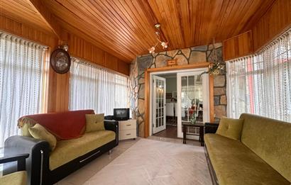 GÖLBAŞINDA SATILIK GENİŞ BAHÇELİ VİLLA