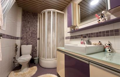 GÖLBAŞINDA SATILIK GENİŞ BAHÇELİ VİLLA