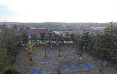 GÖLBAŞINDA SATILIK GENİŞ BAHÇELİ VİLLA