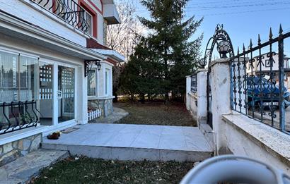 GÖLBAŞINDA SATILIK GENİŞ BAHÇELİ VİLLA