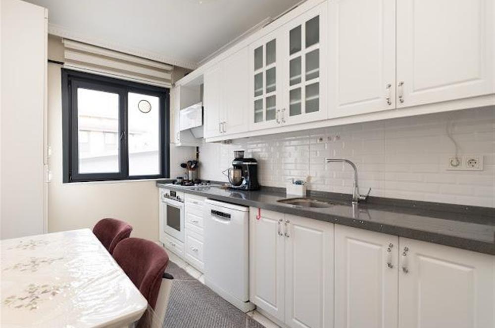 Ümraniye Armağanevler'de Metroya Yakın Kış Bahçeli Dubleks Daire