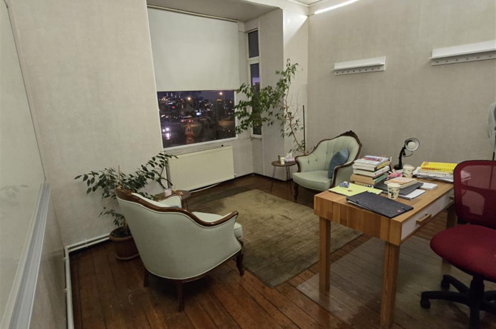 BEYOĞLU REFİK SAYDAM CADDESİNDE TABELA DEĞERİ YÜKSEK KİRALK OFİS