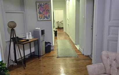 BEYOĞLU REFİK SAYDAM CADDESİNDE TABELA DEĞERİ YÜKSEK KİRALK OFİS