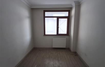 KAVAKLI VOLVO KAVŞAĞI KARŞISINDA YENİ BİNA DA 2+1 KİRALIK DAİRE