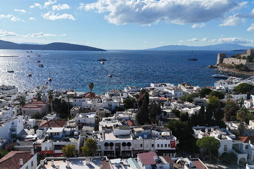 Bodrumun Kalbinde 285 M2 İçerisinde 2 Adet Müstakil Ev ve Bahçe Tek Fiyat