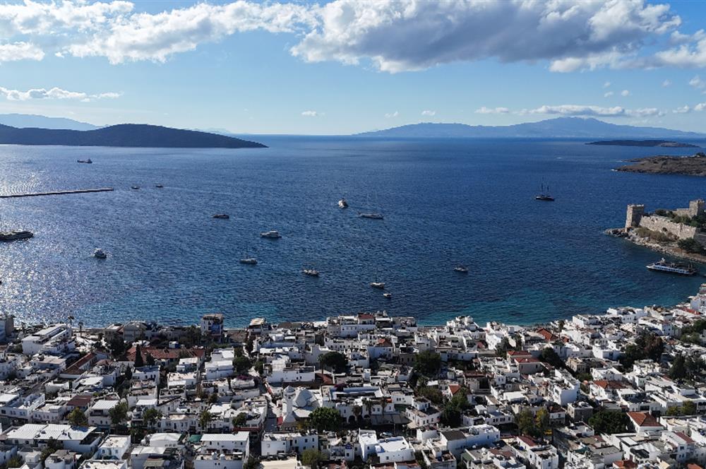 Bodrumun Kalbinde 285 M2 İçerisinde 2 Adet Müstakil Ev ve Bahçe Tek Fiyat