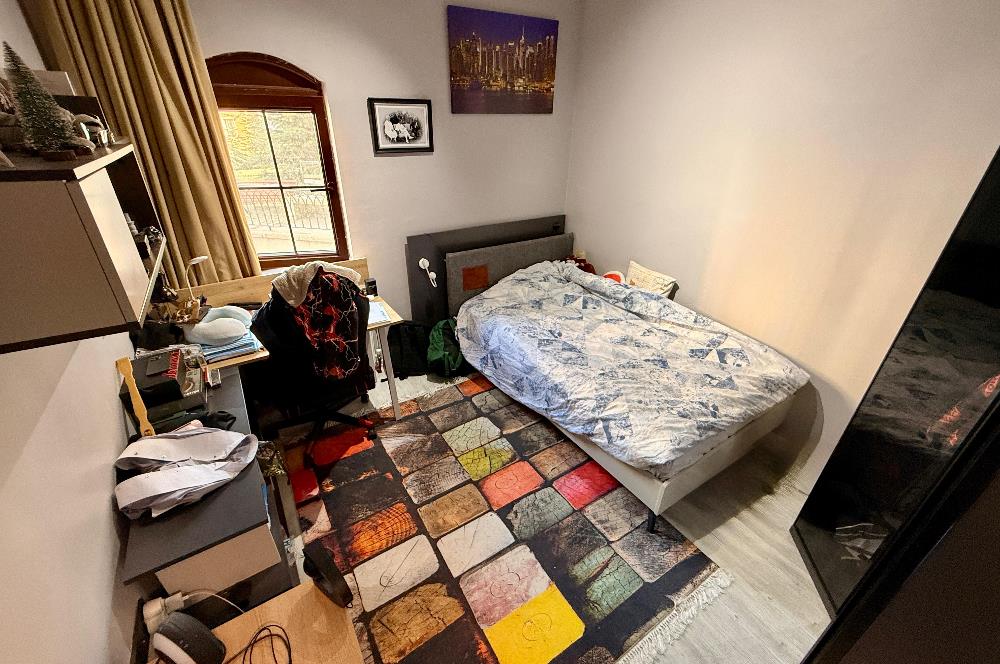 OKULLAR BÖLGESİNDE SİTE İÇERİSİNDE YENİLENMİŞ YAPILI 3+1 DAİRE