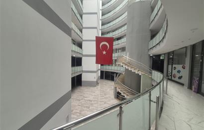 MEYDAN KAVAKLI SATILIK DÜKKAN OFİS KULLANIMINA UYGUN YATIRIMLIK