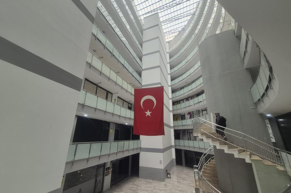 MEYDAN KAVAKLI SATILIK DÜKKAN OFİS KULLANIMINA UYGUN YATIRIMLIK