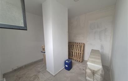 MEYDAN KAVAKLI SATILIK DÜKKAN OFİS KULLANIMINA UYGUN YATIRIMLIK