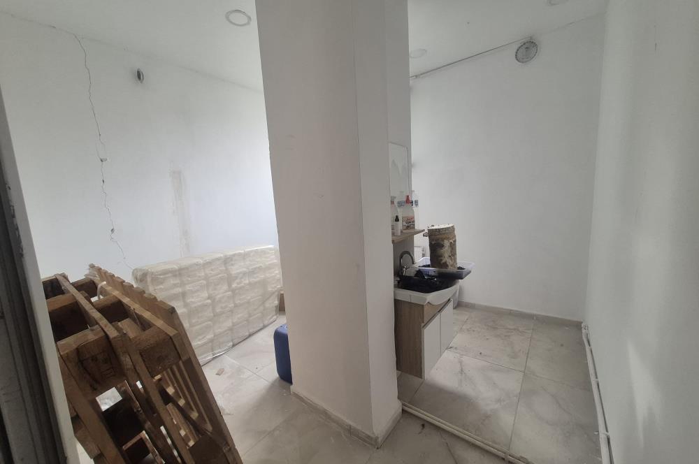 MEYDAN KAVAKLI SATILIK DÜKKAN OFİS KULLANIMINA UYGUN YATIRIMLIK