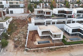Şirinköy'de Satılık Lüks Havuzlu Villa Bahçeşehir Koleji Yanında - 1 - 30500