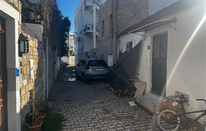 Bodrumun Kalbinde 285 M2 İçerisinde 2 Adet Müstakil Ev ve Bahçe Tek Fiyat