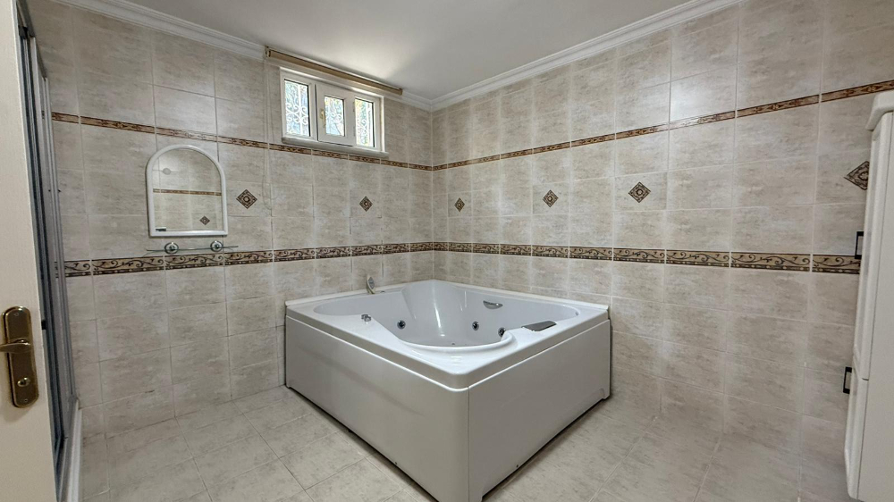 Göktürk Site İçerisinde Kiralık Boş LÜks Villa