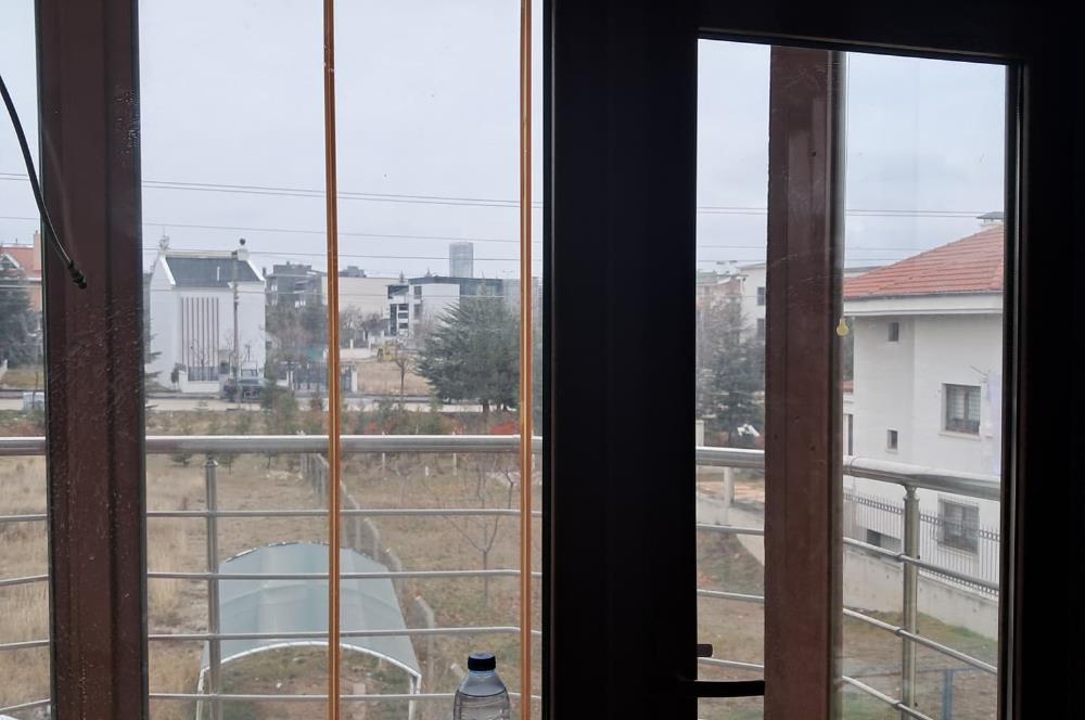 İNCEK TEK YAPI İNCEK BULVARINA YAKIN 6+2 SATILIK VİLLA