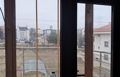 İNCEK TEK YAPI İNCEK BULVARINA YAKIN 6+2 SATILIK VİLLA