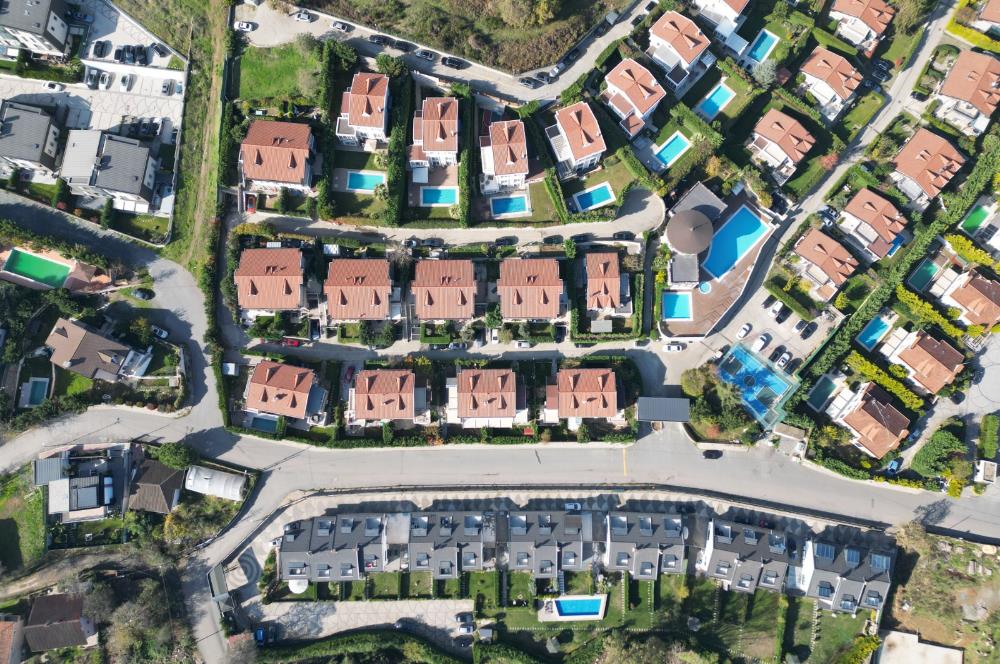 Sarıyer Uskmrköy Belkıs Konaklarında 3+1 ACİL Satılık Villa