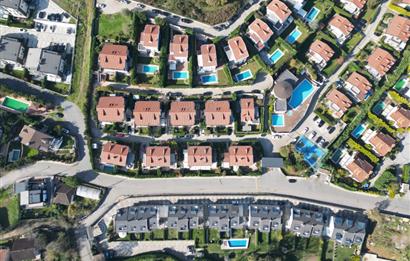 Sarıyer Uskmrköy Belkıs Konaklarında 3+1 ACİL Satılık Villa