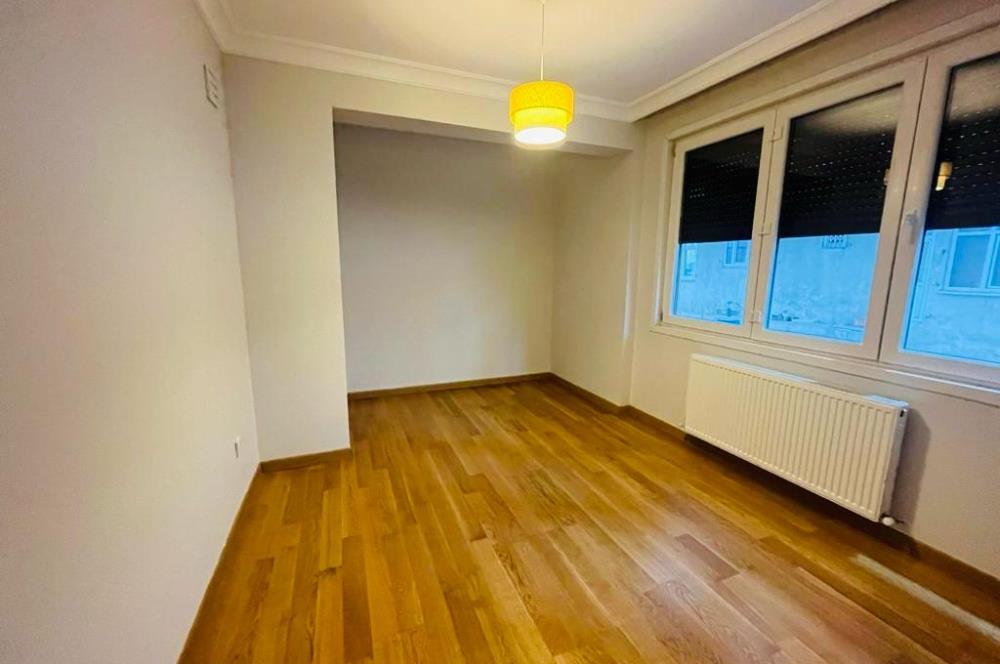 BOSTANCININ EN İYİ KONUMUNDA CADDEYE 3.YENİ BİNADA 2+1