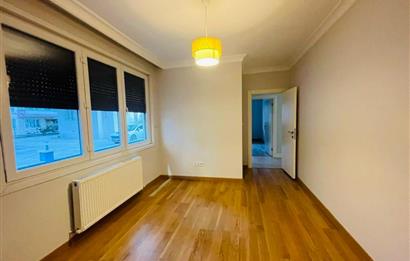 BOSTANCININ EN İYİ KONUMUNDA CADDEYE 3.YENİ BİNADA 2+1