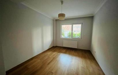 BOSTANCININ EN İYİ KONUMUNDA CADDEYE 3.YENİ BİNADA 2+1