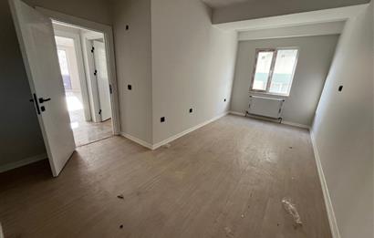 MARMARAY MİNİBÜS YOLUNA YAKIN EBEVEYN BANYOLU GÜNEY ÖN CEPHE 3+1