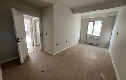 MARMARAY MİNİBÜS YOLUNA YAKIN EBEVEYN BANYOLU GÜNEY ÖN CEPHE 3+1