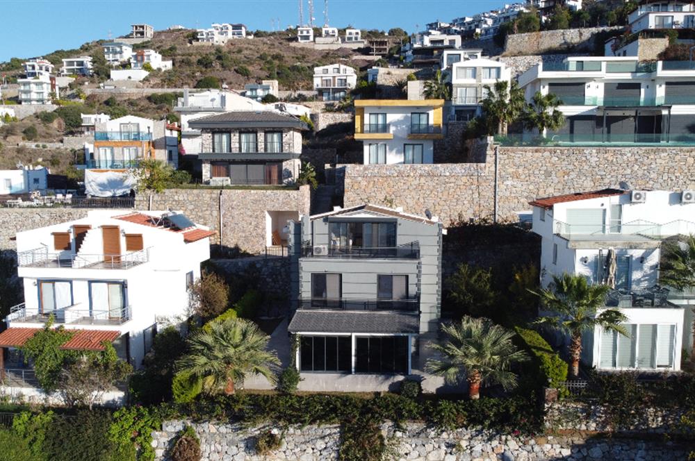 4+1 200 m2 , Panoramik Deniz Manzaralı ve Plajlı