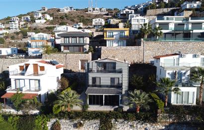 4+1 200 m2 , Panoramik Deniz Manzaralı ve Plajlı