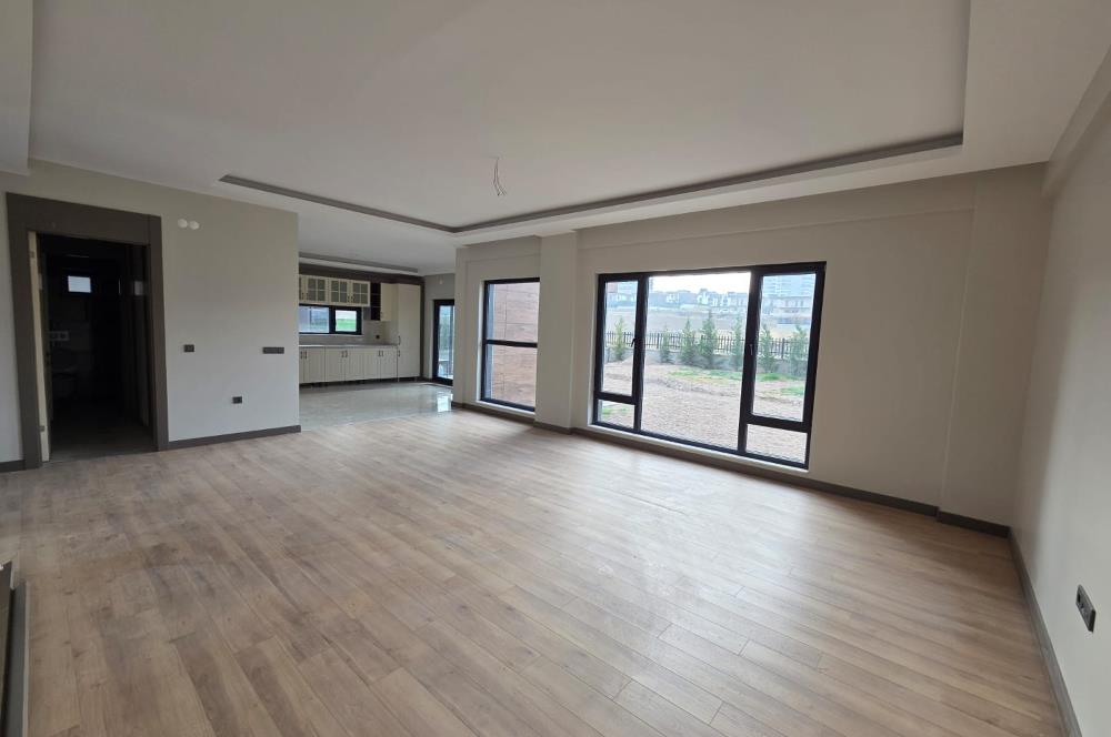 BAĞLICA ZİRVE CADDESİ, UMDE SİTESİNDE SATILIK 5+1 KÖŞE VİLLA