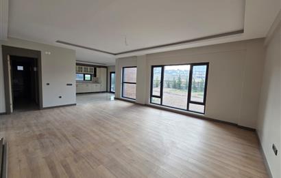 BAĞLICA ZİRVE CADDESİ, UMDE SİTESİNDE SATILIK 5+1 KÖŞE VİLLA