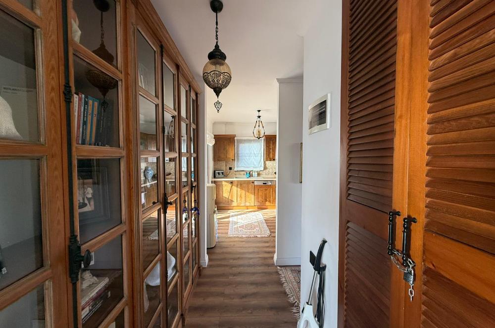 DENİZE SIFIR EŞSİZ KONUMDA ÇİFT CEPHE DENİZ MANZARALI SATILIK VİLLA