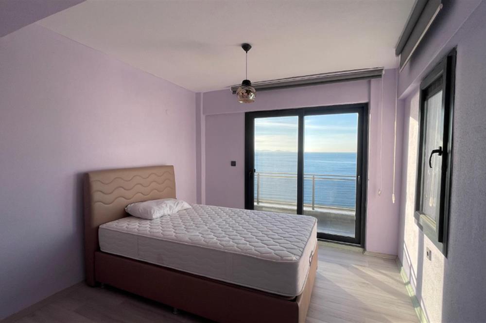 4+1 200 m2 , Panoramik Deniz Manzaralı ve Plajlı