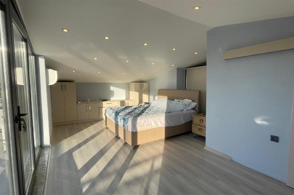 4+1 200 m2 , Panoramik Deniz Manzaralı ve Plajlı