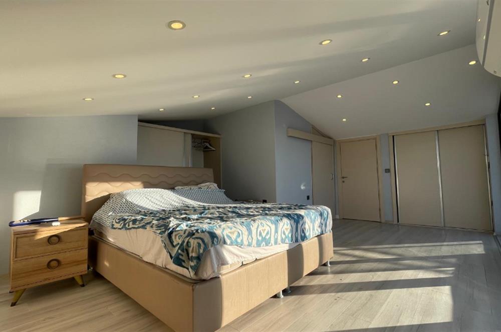 4+1 200 m2 , Panoramik Deniz Manzaralı ve Plajlı