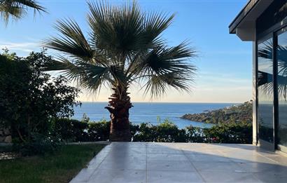 4+1 200 m2 , Panoramik Deniz Manzaralı ve Plajlı