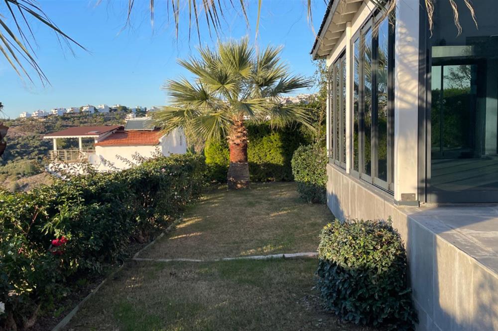 4+1 200 m2 , Panoramik Deniz Manzaralı ve Plajlı