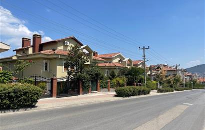 GÜMÜŞTEPEDE PRESTİJLİ SİTEDE GENİŞ AİLE VİLLASI CENTURY 21 EWA