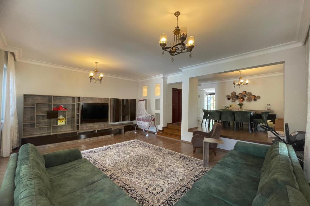 GÜMÜŞTEPEDE PRESTİJLİ SİTEDE GENİŞ AİLE VİLLASI CENTURY 21 EWA