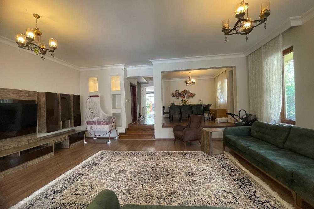GÜMÜŞTEPEDE PRESTİJLİ SİTEDE GENİŞ AİLE VİLLASI CENTURY 21 EWA