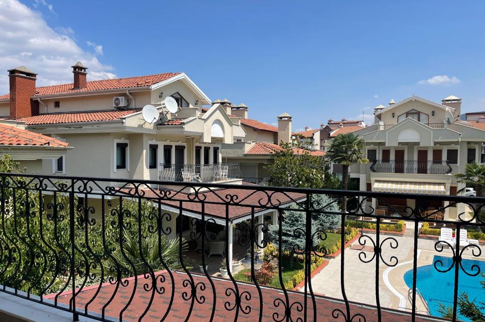 GÜMÜŞTEPEDE PRESTİJLİ SİTEDE GENİŞ AİLE VİLLASI CENTURY 21 EWA