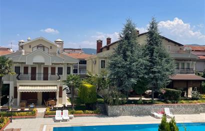 GÜMÜŞTEPEDE PRESTİJLİ SİTEDE GENİŞ AİLE VİLLASI CENTURY 21 EWA
