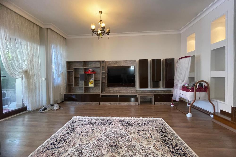 GÜMÜŞTEPEDE PRESTİJLİ SİTEDE GENİŞ AİLE VİLLASI CENTURY 21 EWA