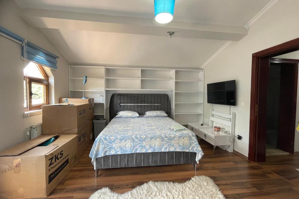 GÜMÜŞTEPEDE PRESTİJLİ SİTEDE GENİŞ AİLE VİLLASI CENTURY 21 EWA